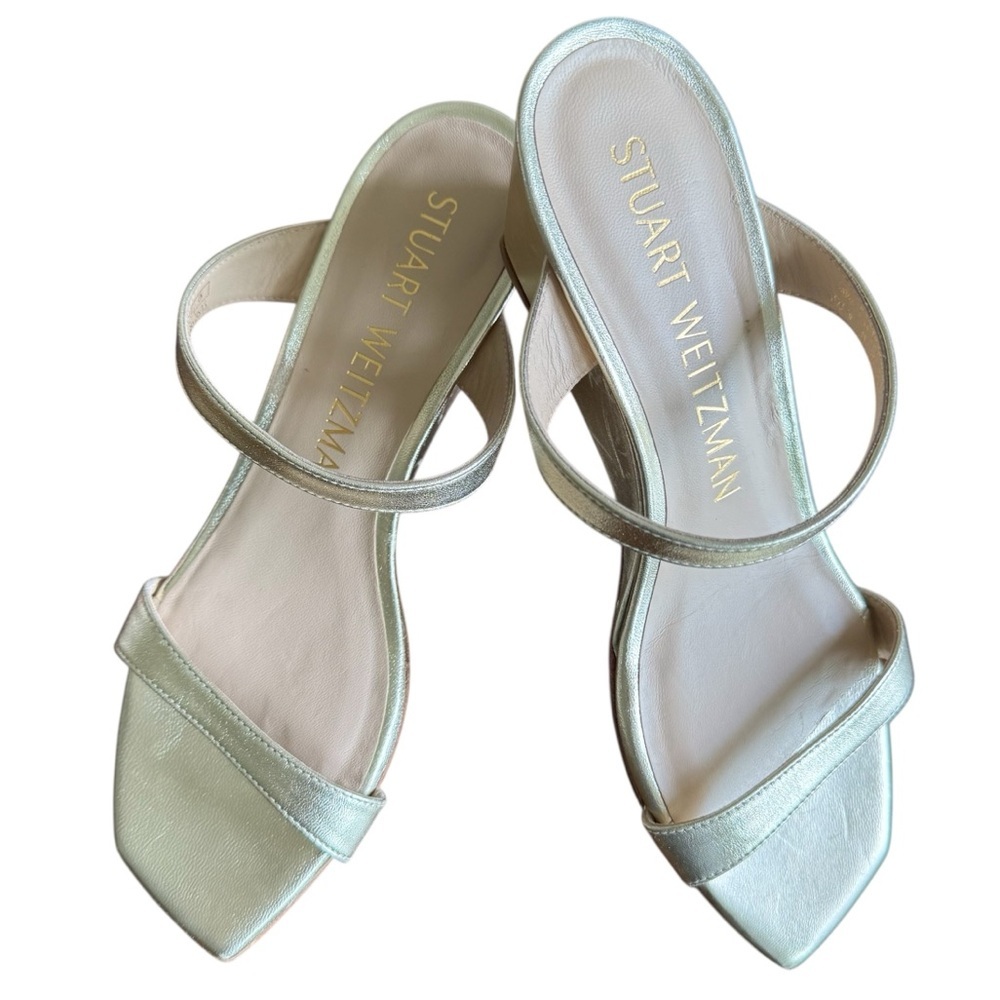 Stuart Weitzman Aleena Gold Metallic Wedge Mule Sandal Size 8B - Picture 3 of 16